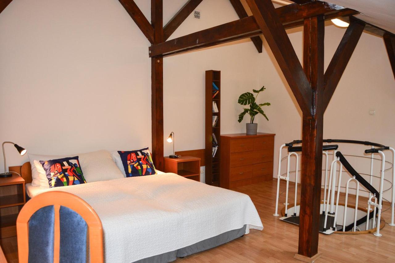 Kosmopolita Rooms Краков Экстерьер фото