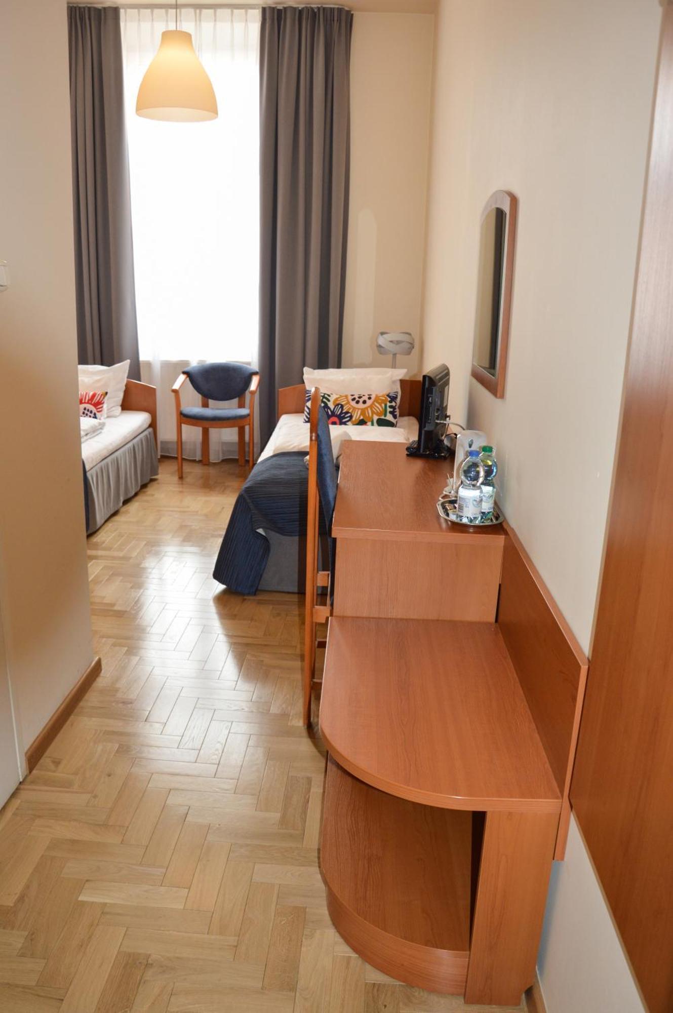 Kosmopolita Rooms Краков Экстерьер фото