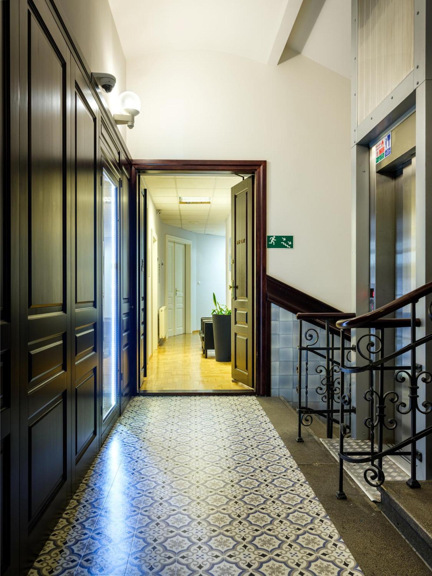 Kosmopolita Rooms Краков Экстерьер фото