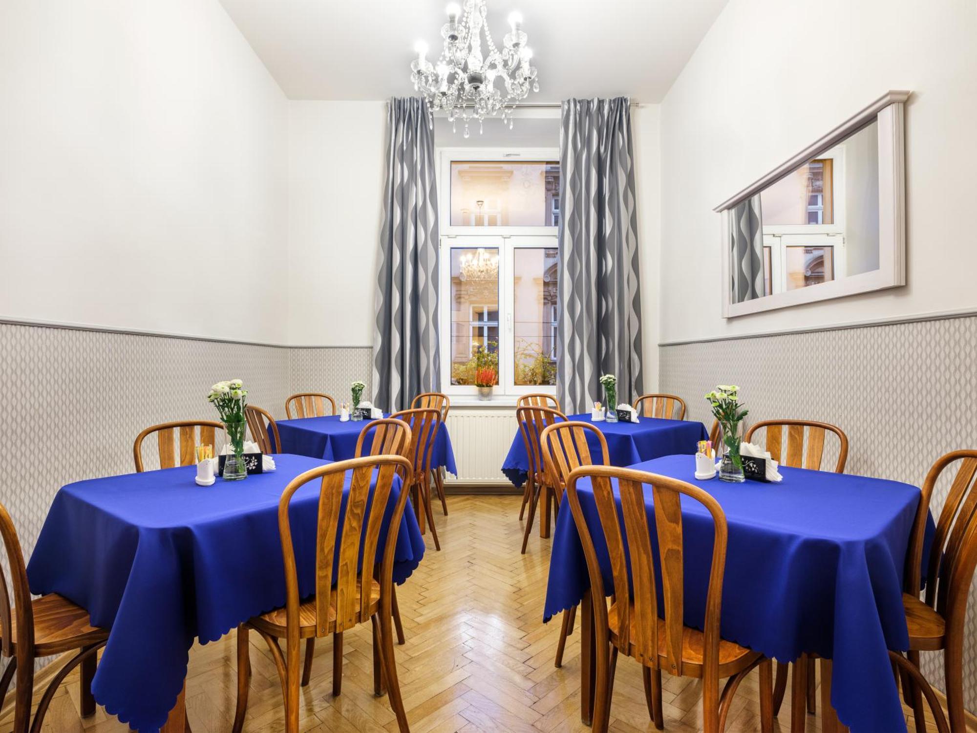 Kosmopolita Rooms Краков Экстерьер фото